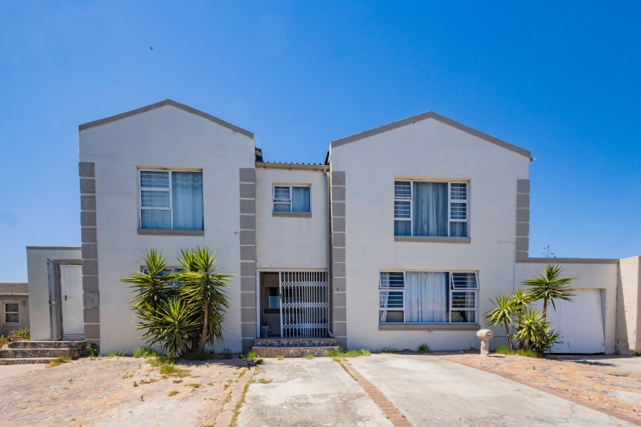 7 Bedroom Property for Sale in Northpine Western Cape
